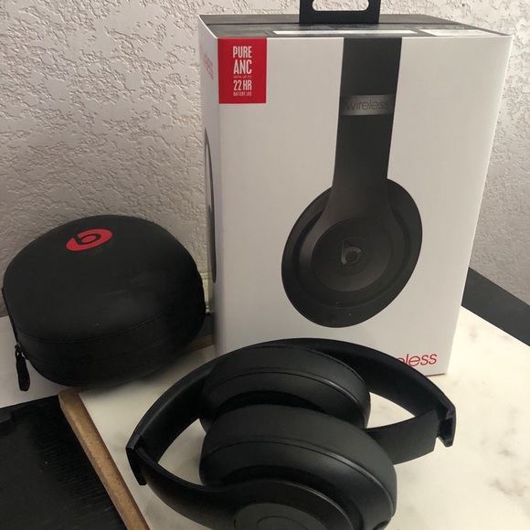Beats Studio 3 Wireless Headphones - Picture 1 of 8